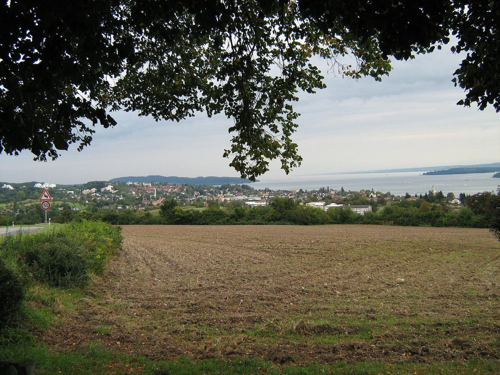Blick auf Singen und den Hohentwiel im Hegau